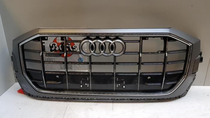 Używane Grill Audi Q8 (4MN) 3.0 V6 24V 45 TDI Mild Hybrid Quattro Cena € 40,00 Procedura marży oferowane przez Baris Schiedam