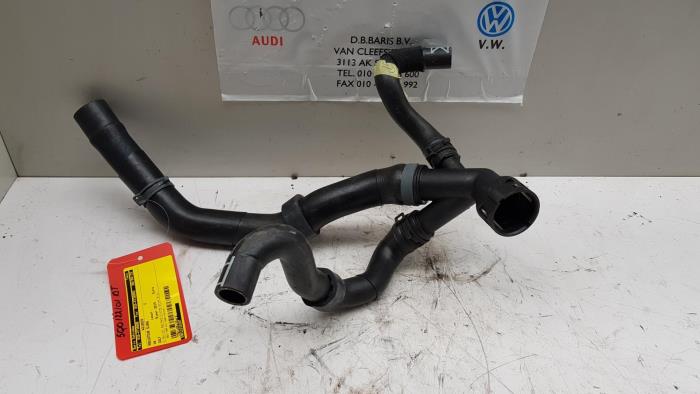 Manguera de radiador de un Volkswagen Golf 2015
