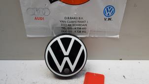 Używane Emblemat Volkswagen ID.4 Cena € 15,00 Procedura marży oferowane przez Baris Schiedam