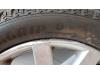 Wheel + tyre from a Volkswagen Golf VI (5K1) 1.6 TDI 16V 2009