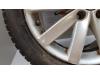 Wheel + tyre from a Volkswagen Golf VI (5K1) 1.6 TDI 16V 2009