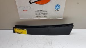 Używane Listwa ozdobna slupka B zewnetrzna Volkswagen Golf Cena € 15,00 Procedura marży oferowane przez Baris Schiedam