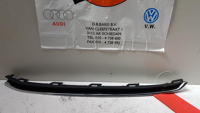 Stoßstangenleiste links vorne van een Volkswagen Touran 2017