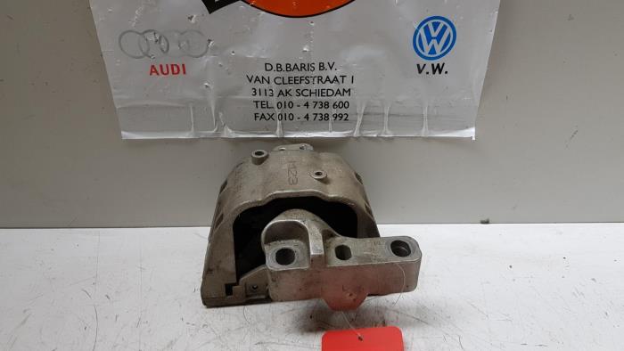 Begagnade Engine mount Seat Leon Pris € 20,00 Marginaltabell erbjuds av Baris Schiedam
