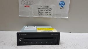Używane Zmieniarka CD Volkswagen Golf V (1K1) 1.9 TDI Cena € 30,00 Procedura marży oferowane przez Baris Schiedam