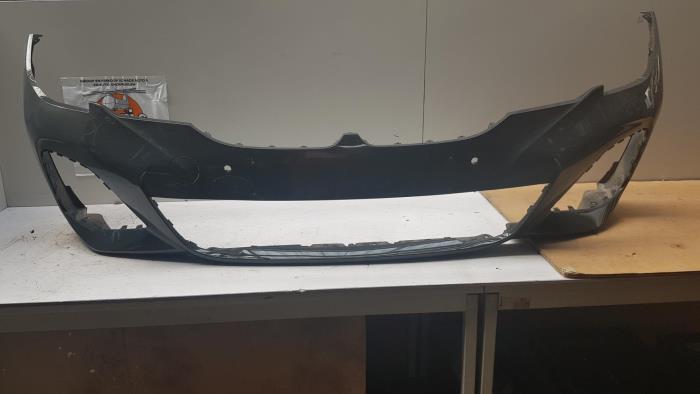 Front bumper from a BMW 3-Serie 2020