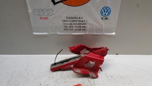 Używane Zawias pokrywy silnika Audi A4 Avant (B8) Cena € 25,00 Procedura marży oferowane przez Baris Schiedam