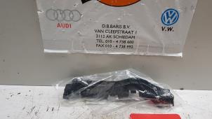 Usados Soporte de parachoques izquierda delante Volkswagen Crafter (SY) 2.0 TDI 4Motion Precio € 10,00 Norma de margen ofrecido por Baris Schiedam