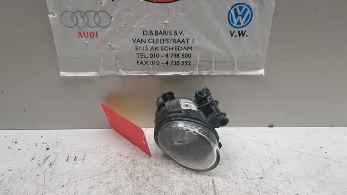 Anti brouillard gauche d'un Audi A5 (8T3) 2.7 TDI V6 24V 2008