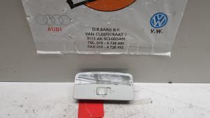 Usagé Eclairage intérieur avant Volkswagen Polo V (6R) 1.2 12V Prix € 10,00 Règlement à la marge proposé par Baris Schiedam