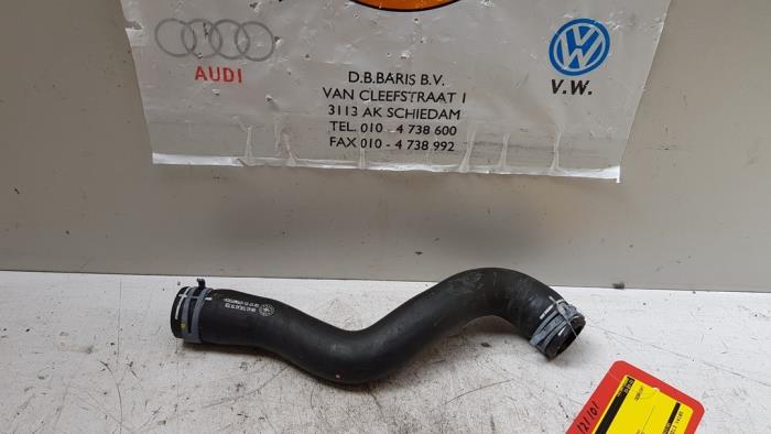 Tuyau radiateur d'un Volkswagen Up! (121) 1.0 12V 60 2020
