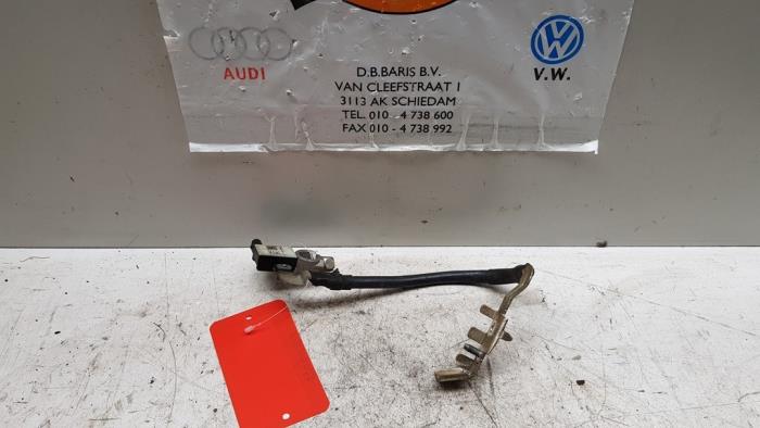 Battery pole from a Volkswagen Golf VII (AUA) 1.4 TSI 16V 2014