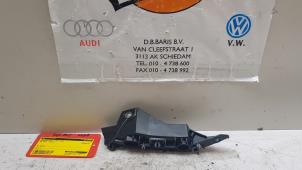 Używane Wspornik zderzaka lewy przód Volkswagen Golf VII (AUA) 1.0 TSI 12V Cena € 5,00 Procedura marży oferowane przez Baris Schiedam