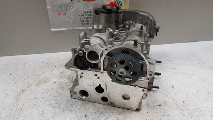 Cylinder head from a Volkswagen Up! (121) 1.0 12V 60 2020