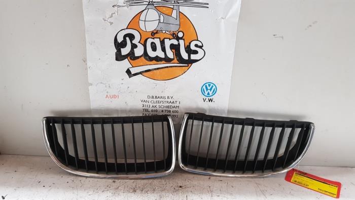 Używane Grill BMW 3 serie (E90) 318i 16V Cena € 20,00 Procedura marży oferowane przez Baris Schiedam