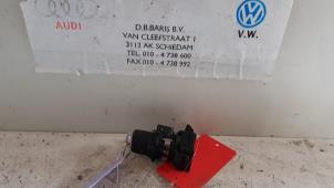 Used Ignition lock + key Volvo V40 (MV) 1.6 D2 Price € 30,00 Margin scheme offered by Baris Schiedam