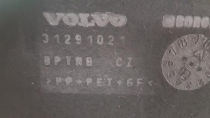 Parcel shelf from a Volvo V40 (MV) 1.6 D2 2012
