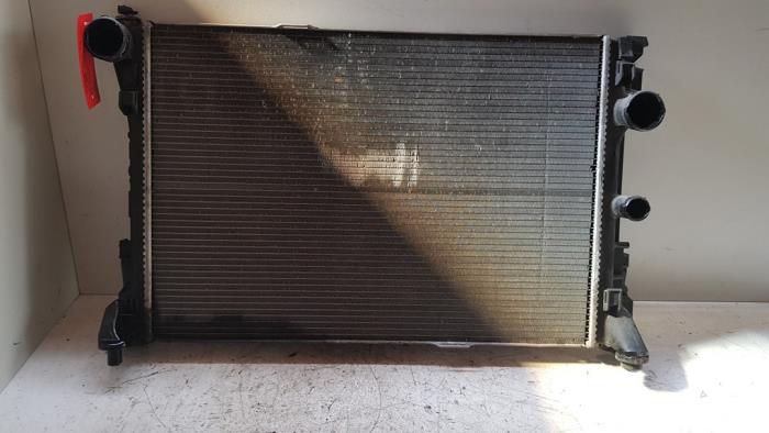 Used Radiator Mercedes C (W204) 2.2 C-220 CDI 16V Price € 50,00 Margin scheme offered by Baris Schiedam