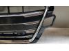 Grille from a Audi A4 Avant (B9) 2.0 35 TDI Mild hybrid 16V 2020