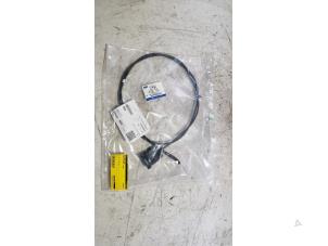 Used Bonnet release cable Ford EcoSport (JK8) 1.0 EcoBoost 12V 100 Price € 10,00 Margin scheme offered by Baris Schiedam