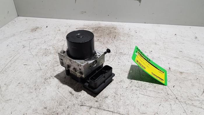 Gebrauchte ABS Pumpe Skoda Roomster (5J) 1.4 16V Preis € 30,00 Margenregelung angeboten von Baris Schiedam