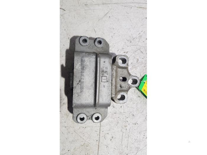 Gearbox mount from a Audi A3 Sportback (8PA) 2.0 TDI 16V 2008