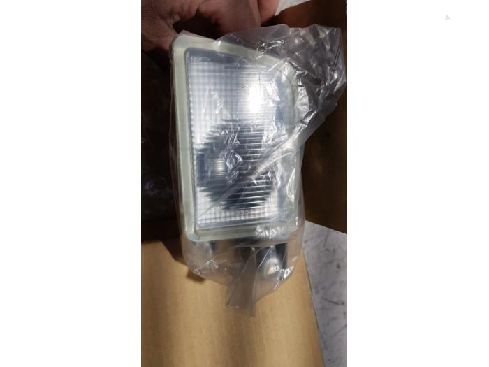 Fog light, front right from a Volkswagen Golf III (1H1) 1.8i 1994