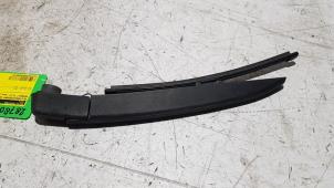 Used Rear wiper arm Renault Clio IV (5R) 0.9 Energy TCE 90 12V Price € 15,00 Margin scheme offered by Baris Schiedam