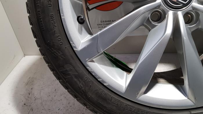 Sport rims set + tires from a Volkswagen Golf VII (AUA) 1.4 TSI 16V 2014