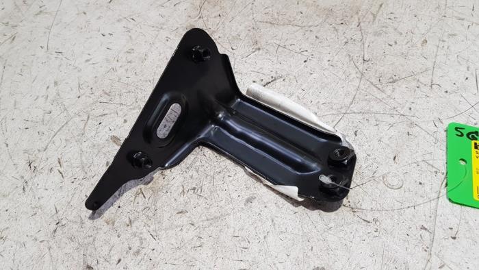 Fender mounting bracket