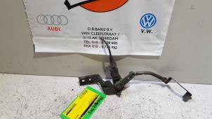 Używane Regulator wysokosci ksenonowy Volkswagen Golf VII (AUA) 2.0 R-line 4Motion 16V Cena € 15,00 Procedura marży oferowane przez Baris Schiedam