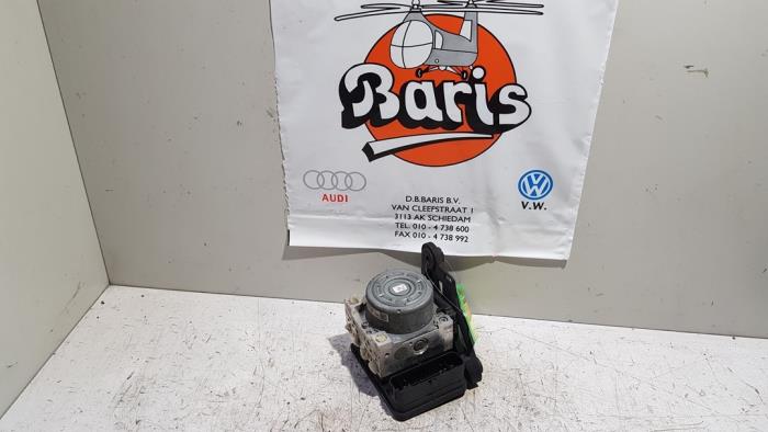 Gebrauchte ABS Pumpe Volkswagen Golf VII (AUA) 2.0 R 4Motion 16V Preis € 200,00 Margenregelung angeboten von Baris Schiedam
