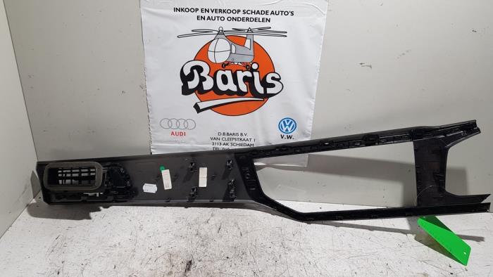 Dashboard part from a Volkswagen Polo VI (AW1) 1.0 TSI 12V 2020
