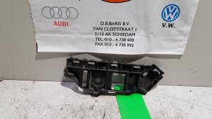 Usagé Support pare-chocs arrière gauche Volkswagen Polo VI (AW1) 1.0 TSI 12V Prix € 5,00 Règlement à la marge proposé par Baris Schiedam