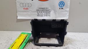 Used AUX / USB connection Volkswagen Polo VI (AW1) 1.0 TSI 12V Price € 25,00 Margin scheme offered by Baris Schiedam