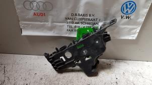 Used Front bumper bracket, right Audi A3 Sportback (8YA) 2.0 30 TDI 16V Price € 10,00 Margin scheme offered by Baris Schiedam