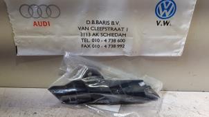 Used Front bumper bracket, right Volkswagen Caddy Cargo V (SBA/SBH) 2.0 TDI 122 Price € 10,00 Margin scheme offered by Baris Schiedam