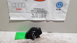 Używane Przelacznik swiatel Audi Q5 (8RB) 3.0 TFSI V6 24V Quattro Cena € 15,00 Procedura marży oferowane przez Baris Schiedam