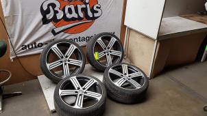 Begagnade Sporthjulsuppsättning Volkswagen Golf VII (AUA) 2.0 R 4Motion 16V Pris € 300,00 Marginaltabell erbjuds av Baris Schiedam