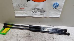 Używane Zestaw amortyzatorów gazowych tylnej klapy Audi Q5 (8RB) 3.0 TFSI V6 24V Quattro Cena € 20,00 Procedura marży oferowane przez Baris Schiedam