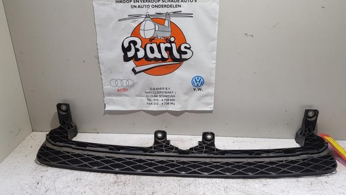 Begagnade Framdelsstöd Volkswagen Passat Variant (365) 1.6 TDI 16V Bluemotion Pris € 15,00 Marginaltabell erbjuds av Baris Schiedam