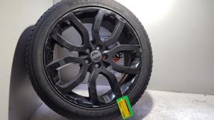 Begagnade Hjul + däck Landrover Range Rover Evoque (LVJ/LVS) 2.2 SD4 16V 5-drs. Pris € 100,00 Marginaltabell erbjuds av Baris Schiedam
