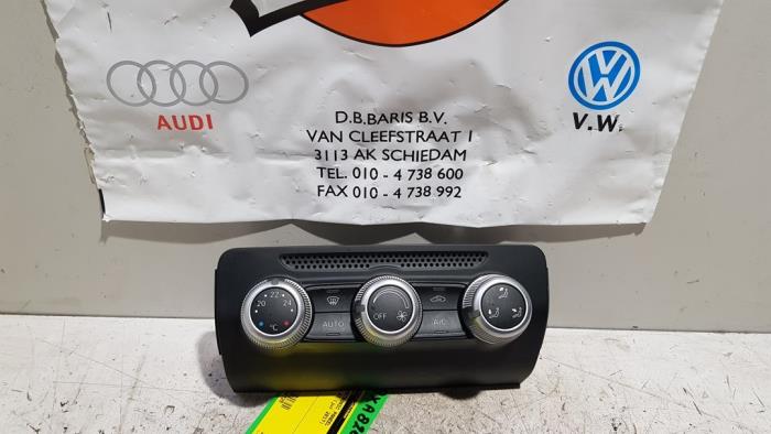 Używane Panel climatronic Audi A1 Sportback (8XA/8XF) 1.0 TFSI Ultra 12V Cena € 75,00 Procedura marży oferowane przez Baris Schiedam