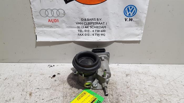 Usagé Boitier papillon Peugeot 108 1.0 12V Prix € 48,40 Prix TTC proposé par Baris Schiedam