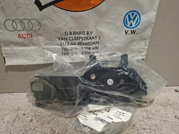 Rear bumper mounting bracket – 2GS807454B