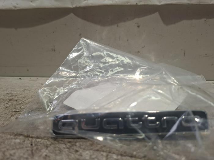 Używane Emblemat Audi A6 Avant (C8) 2.0 16V 45 TFSI Mild Hybrid Quattro Cena € 15,00 Procedura marży oferowane przez Baris Schiedam