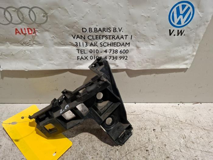 Rear bumper mounting bracket