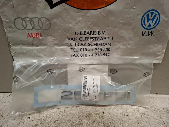Używane Emblemat Audi A1 Sportback (GBA) 1.0 25 TFSI 12V Cena € 15,00 Procedura marży oferowane przez Baris Schiedam