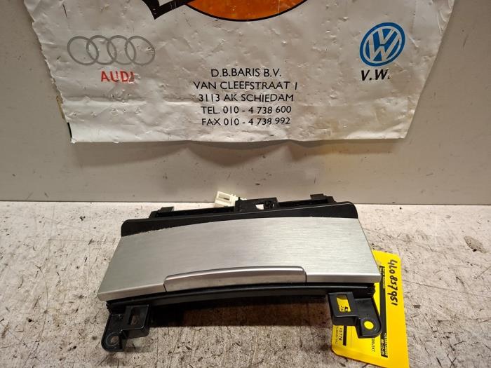 Begagnade Askkopp, fram Audi Q7 (4LB) 3.0 TDI V6 24V Ad Blue Pris € 10,00 Marginaltabell erbjuds av Baris Schiedam
