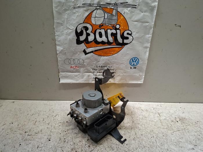 Gebrauchte ABS Pumpe Renault Clio IV (5R) 0.9 Energy TCE 90 12V Preis € 30,00 Margenregelung angeboten von Baris Schiedam